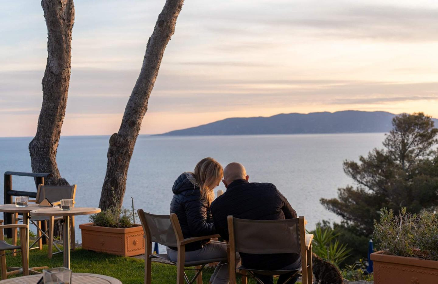 club-lounge-argentario-boutique-hotel-torre-di-cala-piccola